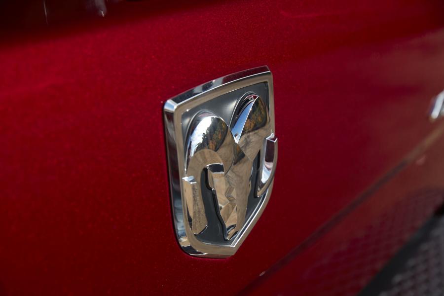 Логотип Ram 1500 Laramie Crew Cab (DS) 2018 года  (AU) (фото 15 из 52)